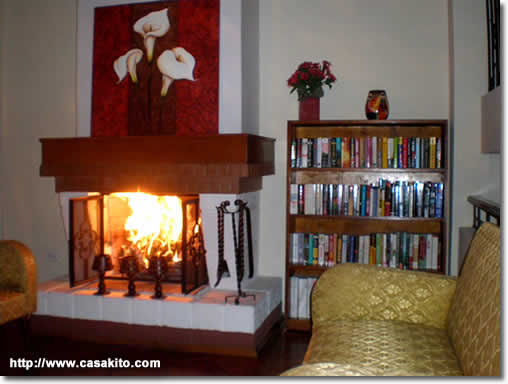 Hoteles en Quito, Hotel Casa Quito fireplace