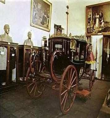 Detalle de la galeria de Arte del Museo del Colegio Militar Eloy Alfaro