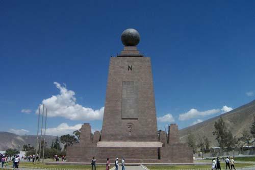 Monumento a la Mitad del Mundo en Quito Ecuador