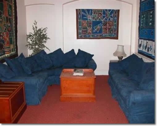Hoteles en Quito, Hotel Tumbaco sala de estar